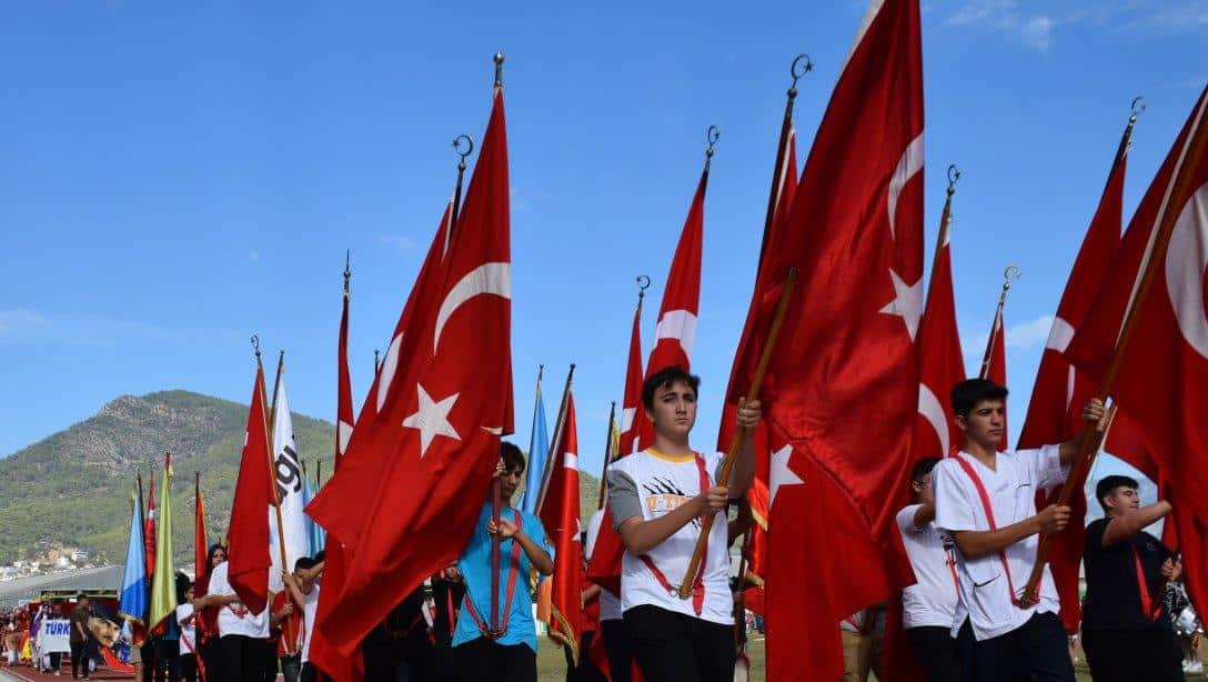 Atatürk Şehir Stadyumu'nda Cumhuriyetimizin 101. Yıldönümü Coşkuyla Kutlandı